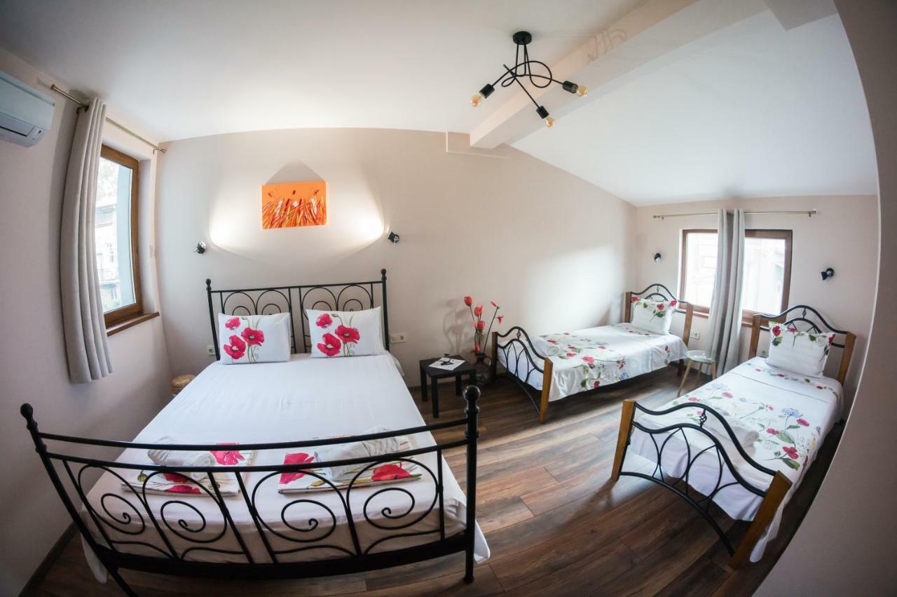 The Old House Guest Rooms And Apartament Plowdiw Exterior foto